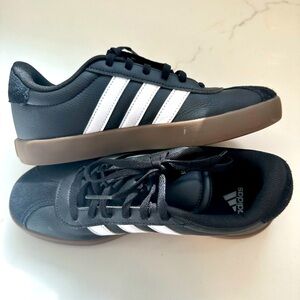 Adidas VL Court Shoes 3.0, Black, kids US Size 4, Like New